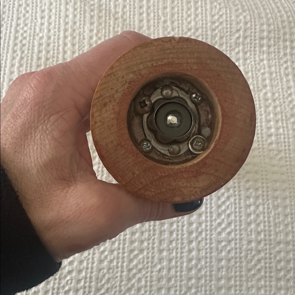 Pepper Grinder - Picture 4 of 6